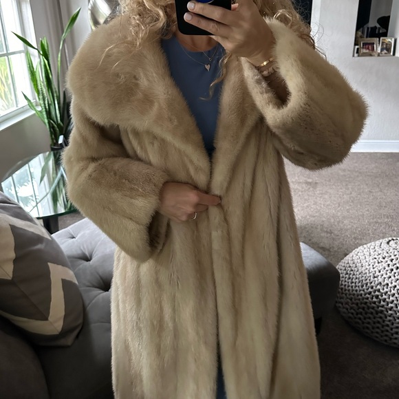 Jimmy Destro Fur Jacket - Picture 3 of 3